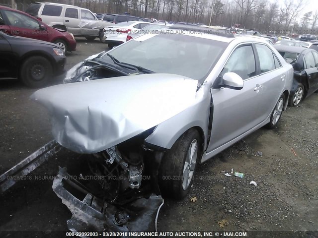 4T1BF1FKXEU781529 - 2014 TOYOTA CAMRY L/SE/LE/XLE SILVER photo 2