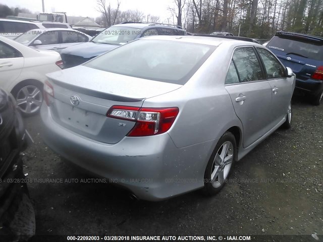 4T1BF1FKXEU781529 - 2014 TOYOTA CAMRY L/SE/LE/XLE SILVER photo 4