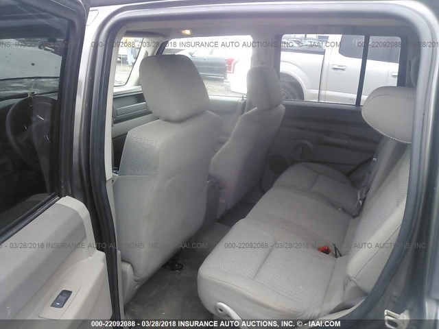 1J8HG48N86C153506 - 2006 JEEP COMMANDER GRAY photo 8