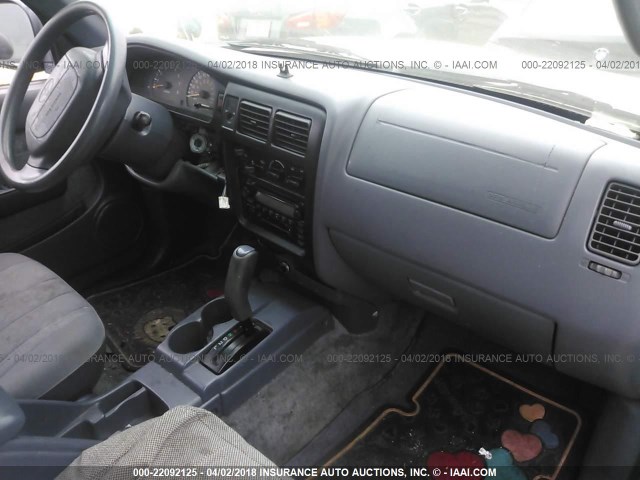 4TASN92N3YZ601929 - 2000 TOYOTA TACOMA XTRACAB PRERUNNER ვერცხლისფერი ფოტო 5