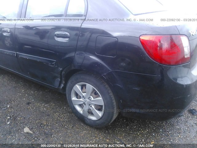 KNADH4A32A6662426 - 2010 KIA RIO LX/SX BLACK photo 6