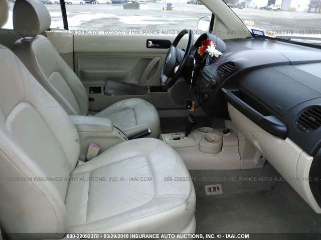 3VWCM31Y04M334651 - 2004 VOLKSWAGEN NEW BEETLE GLS Qəhvəyi foto 5
