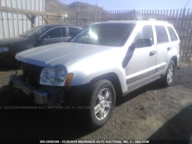 1J4GR48K05C685277 - 2005 JEEP GRAND CHEROKEE LAREDO/COLUMBIA/FREEDOM 银色 照片 2