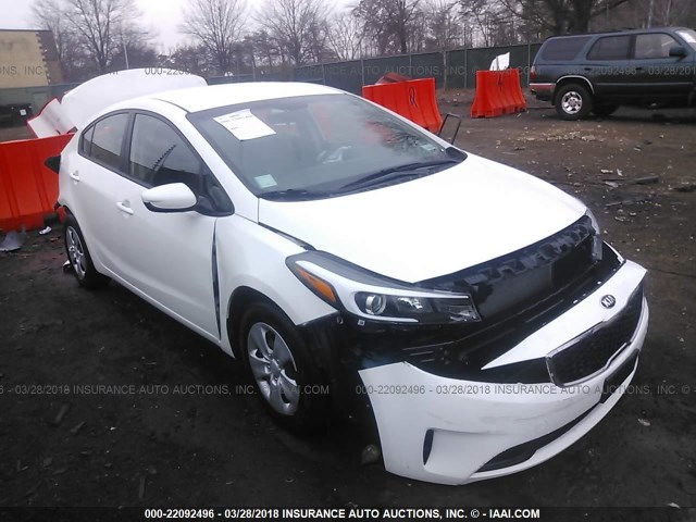 3KPFK4A71HE108878 - 2017 KIA FORTE LX WHITE photo 1