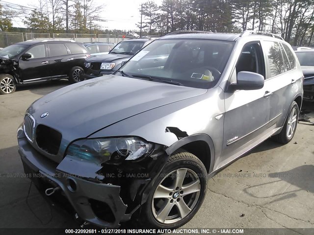 5UXZW0C53BL370503 - 2011 BMW X5 XDRIVE35D GRAY photo 2