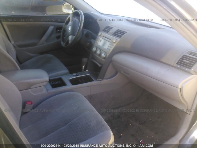 JTNBK46K873025641 - 2007 TOYOTA CAMRY NEW GENERAT LE/XLE/SE GRAY photo 5