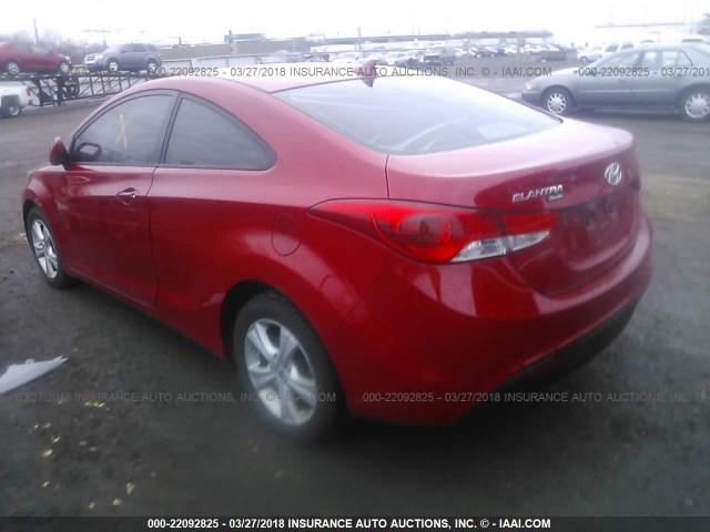 KMHDH6AE6DU003938 - 2013 HYUNDAI ELANTRA COUPE GS/SE RED photo 3