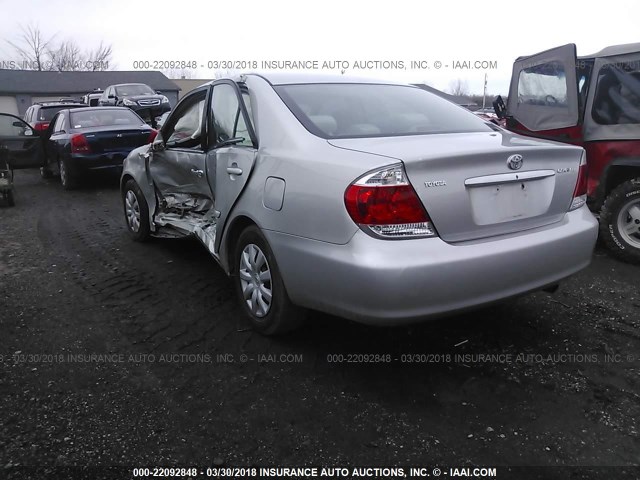 4T1BE30K05U019317 - 2005 TOYOTA CAMRY LE/XLE/SE 银色 照片 3
