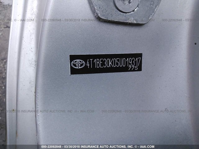 4T1BE30K05U019317 - 2005 TOYOTA CAMRY LE/XLE/SE 银色 照片 9