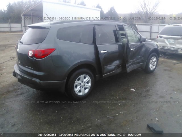 1GNER13D89S136899 - 2009 CHEVROLET TRAVERSE LS GRAY photo 4