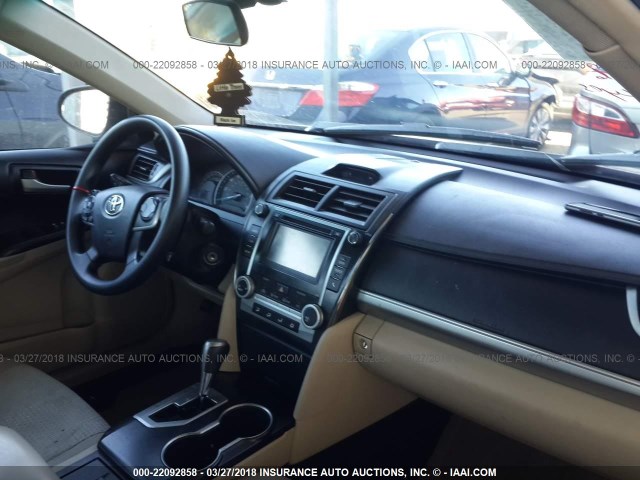 4T1BF1FK8EU826838 - 2014 TOYOTA CAMRY L/SE/LE/XLE 红色 照片 5