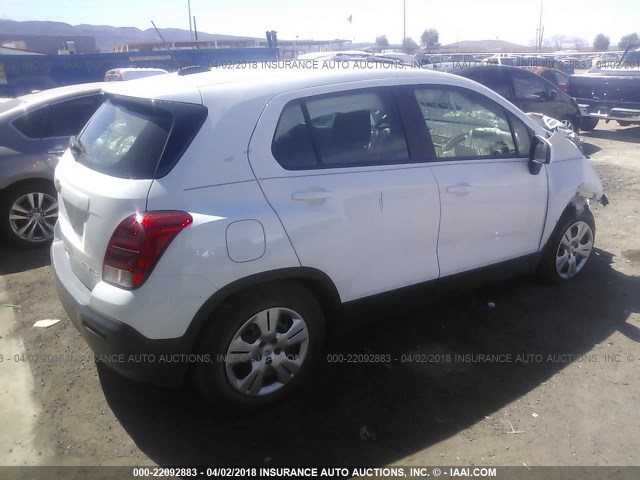 KL7CJKSB3GB583633 - 2016 CHEVROLET TRAX LS WHITE photo 4