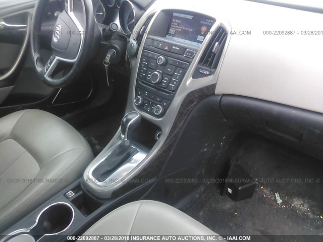 1G4PR5SK9E4101050 - 2014 BUICK VERANO CONVENIENCE WHITE photo 5