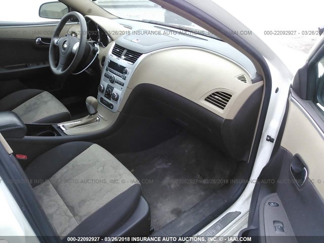 1G1ZG57B984263527 - 2008 CHEVROLET MALIBU LS WHITE photo 5