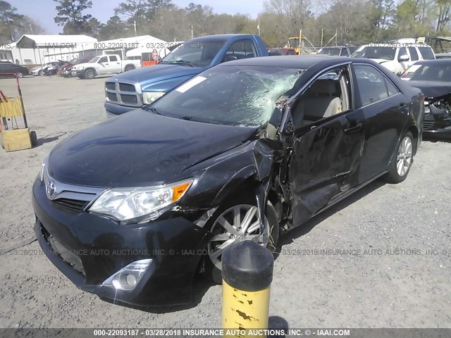 4T1BK1FK4DU022935 - 2013 TOYOTA CAMRY SE/XLE BLACK photo 2