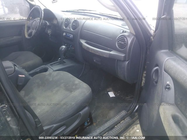 1J4GL48K64W326191 - 2004 JEEP LIBERTY SPORT 黑色 照片 5