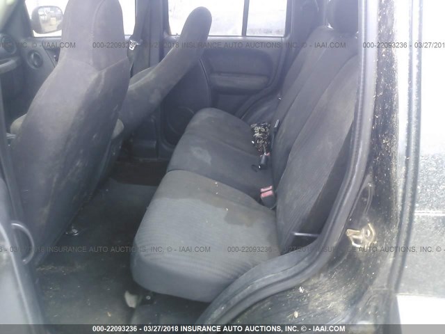 1J4GL48K64W326191 - 2004 JEEP LIBERTY SPORT 黑色 照片 8