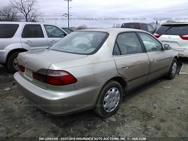 1HGCG5648YA000609 - 2000 HONDA ACCORD LX TAN photo 4