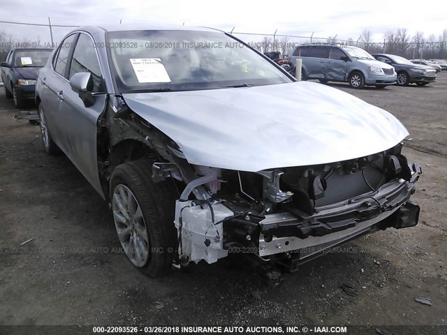 4T1B11HKXJU064229 - 2018 TOYOTA CAMRY L/LE/XLE/SE/XSE SILVER photo 6