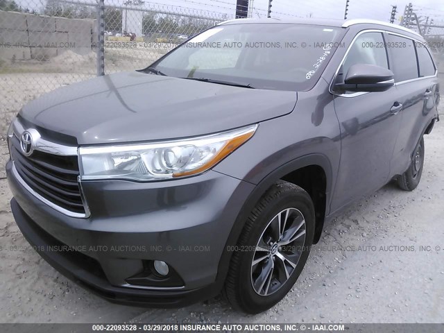 5TDKKRFH6GS505441 - 2016 TOYOTA HIGHLANDER XLE GRAY photo 2