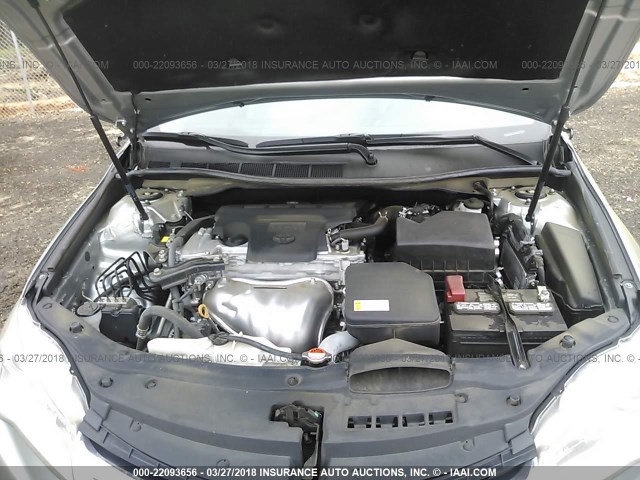 4T4BF1FK0GR560742 - 2016 TOYOTA CAMRY LE/XLE/SE/XSE ვერცხლისფერი ფოტო 10