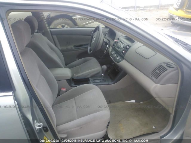 4T1BF30K55U621112 - 2005 TOYOTA CAMRY LE/XLE/SE GRAY photo 5