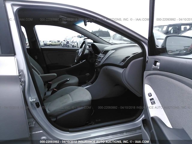 KMHCT4AE0DU547916 - 2013 HYUNDAI ACCENT GLS/GS SILVER photo 5