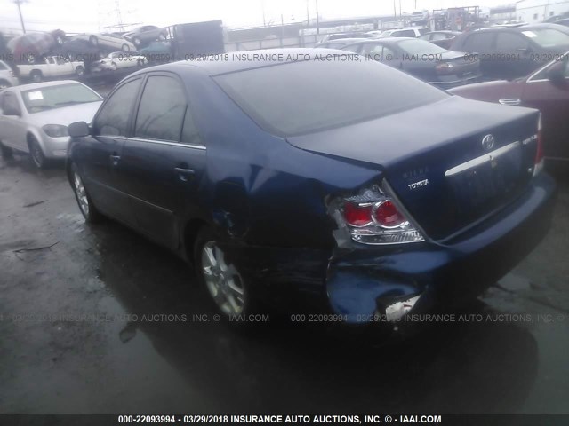 4T1BF30K15U084741 - 2005 TOYOTA CAMRY LE/XLE/SE 深蓝色 照片 3