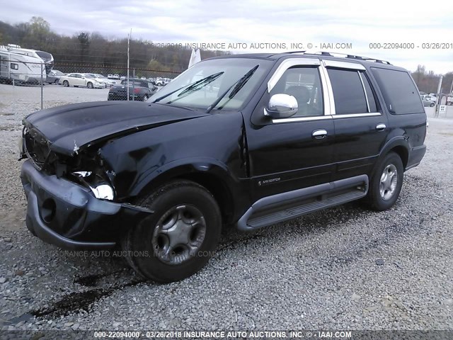 5LMPU28L7XLJ12891 - 1999 LINCOLN NAVIGATOR შავი ფოტო 2