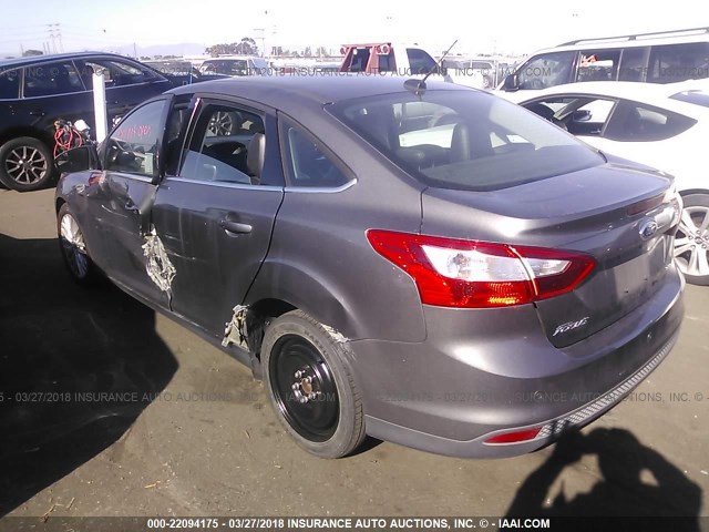 1FAHP3H26CL453893 - 2012 FORD FOCUS SEL GRAY photo 3