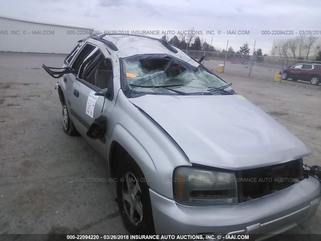 1GNDT13S552389376 - 2005 CHEVROLET TRAILBLAZER LS/LT SILVER photo 6