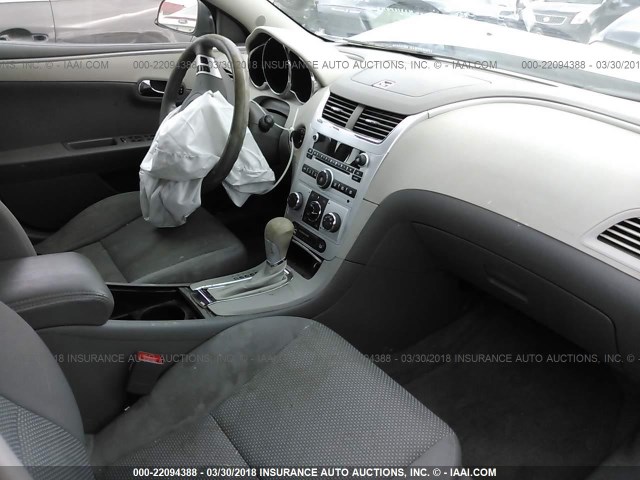 1G1ZA5EU3BF199888 - 2011 CHEVROLET MALIBU LS 银色 照片 5