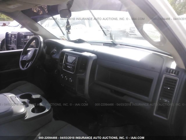 3C6TR4HT4DG556393 - 2013 RAM 2500 ST WHITE photo 5