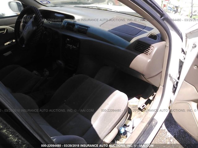 4T1BG22K91U835857 - 2001 TOYOTA CAMRY CE/LE/XLE 白色 照片 5