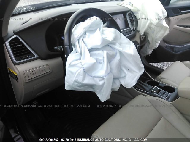 KM8J33A44HU449812 - 2017 HYUNDAI TUCSON LIMITED/SPORT AND ECO/SE RED photo 5