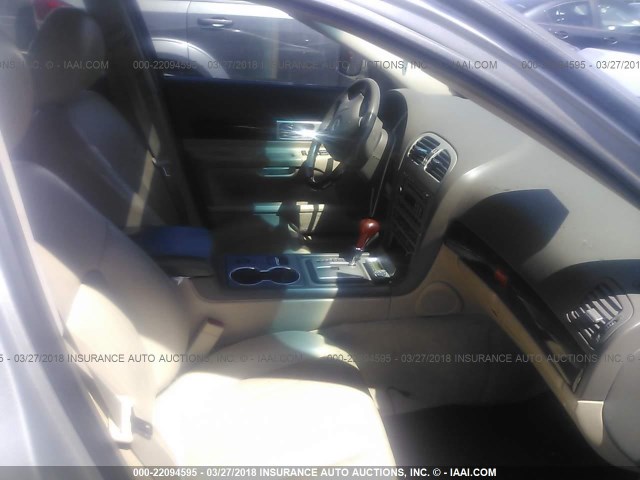1LNHM86S15Y625526 - 2005 LINCOLN LS 银色 照片 5