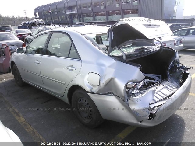 JTDBE32K020096189 - 2002 TOYOTA CAMRY LE/XLE/SE 银色 照片 3
