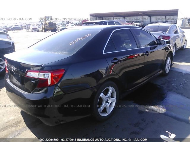 4T1BF1FK9EU435472 - 2014 TOYOTA CAMRY L/SE/LE/XLE 黑色 照片 4