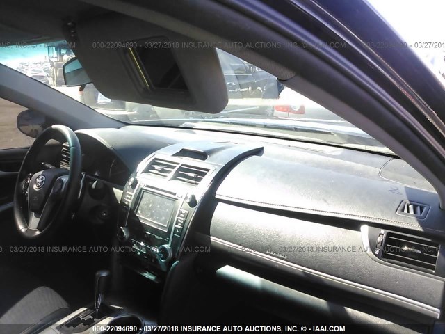 4T1BF1FK9EU435472 - 2014 TOYOTA CAMRY L/SE/LE/XLE 黑色 照片 5