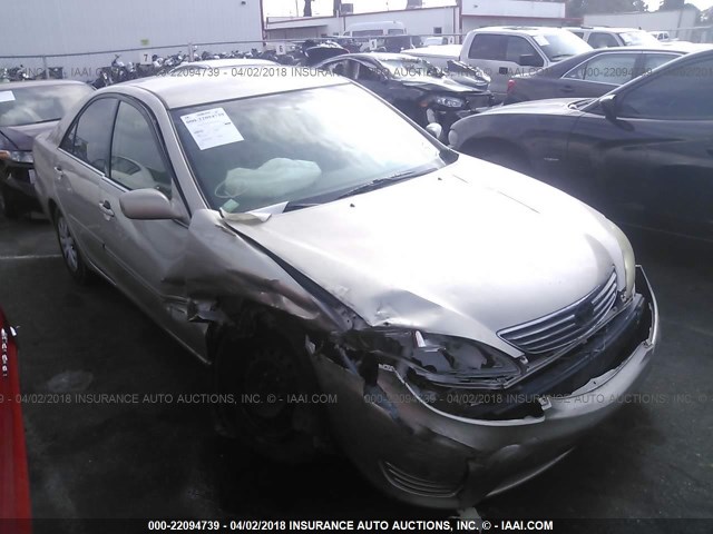 4T1BE32K25U597447 - 2005 TOYOTA CAMRY LE/XLE/SE შამპანური ფოტო 1