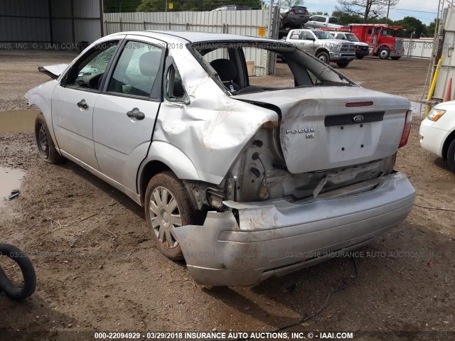 1FAFP34N77W305313 - 2007 FORD FOCUS ZX4/S/SE/SES SILVER photo 3