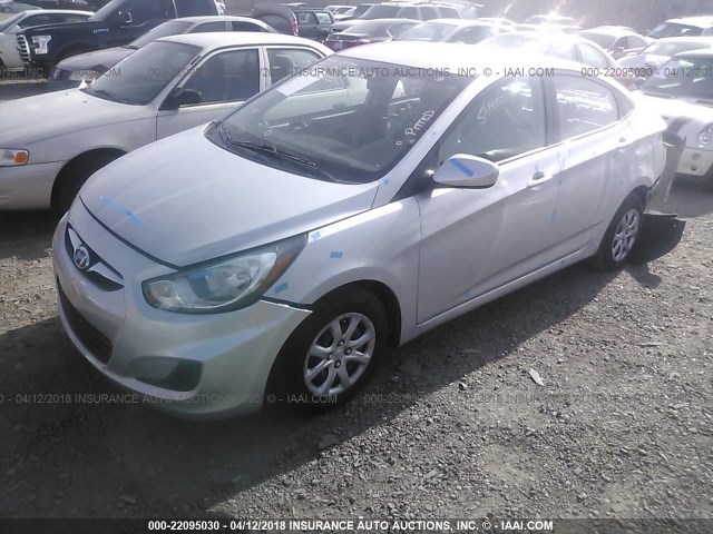 KMHCT4AE7EU631149 - 2014 HYUNDAI ACCENT GLS/GS SILVER photo 2