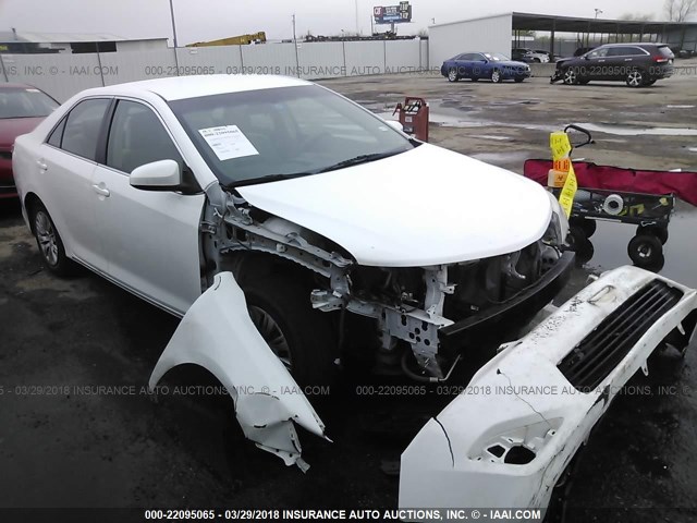 4T1BF1FK1DU261380 - 2013 TOYOTA CAMRY L/SE/LE/XLE WHITE photo 1