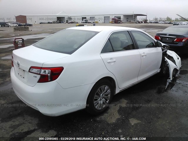 4T1BF1FK1DU261380 - 2013 TOYOTA CAMRY L/SE/LE/XLE WHITE photo 4
