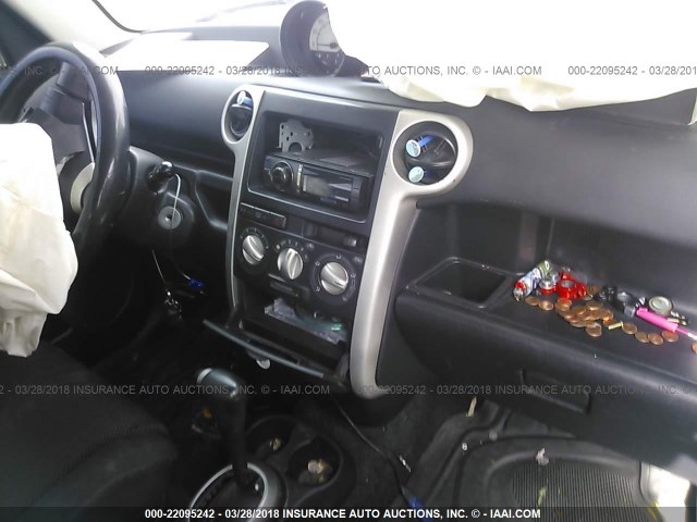 JTLKT324840154046 - 2004 TOYOTA SCION XB PURPLE photo 5