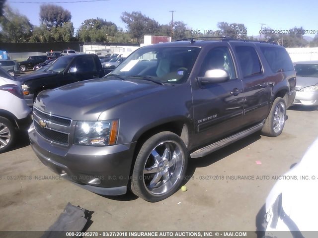 1GNSCHE07CR172797 - 2012 CHEVROLET SUBURBAN C1500  LS GRAY photo 2