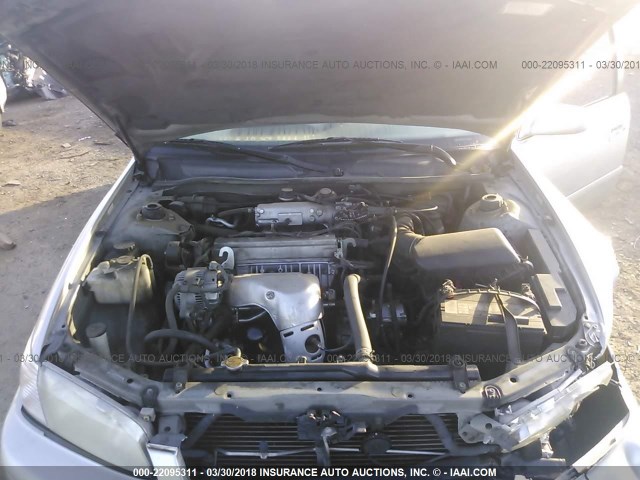 4T1BG22KXYU620336 - 2000 TOYOTA CAMRY CE/LE/XLE ვერცხლისფერი ფოტო 10