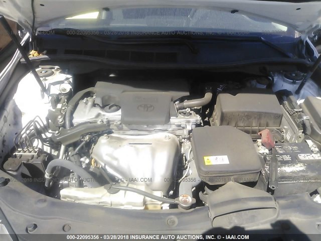 4T1BF1FK7HU304061 - 2017 TOYOTA CAMRY LE/XLE/SE/XSE WHITE photo 10