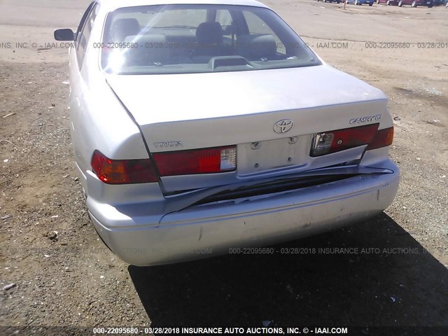 4T1BG22K41U832140 - 2001 TOYOTA CAMRY CE/LE/XLE 银色 照片 6