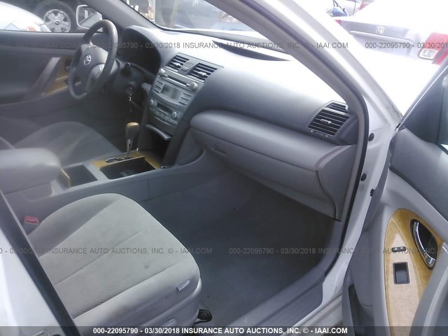 4T1BE46K27U617179 - 2007 TOYOTA CAMRY NEW GENERAT CE/LE/XLE/SE WHITE photo 5